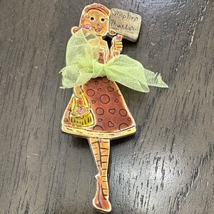 Vintage Charming Brown and Green Brooch